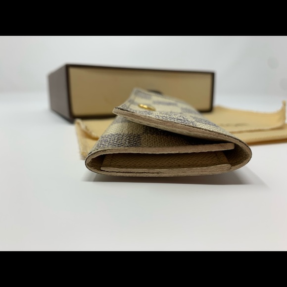 Louis Vuitton Damier Azur 4 Key Holder - Picture 7 of 11
